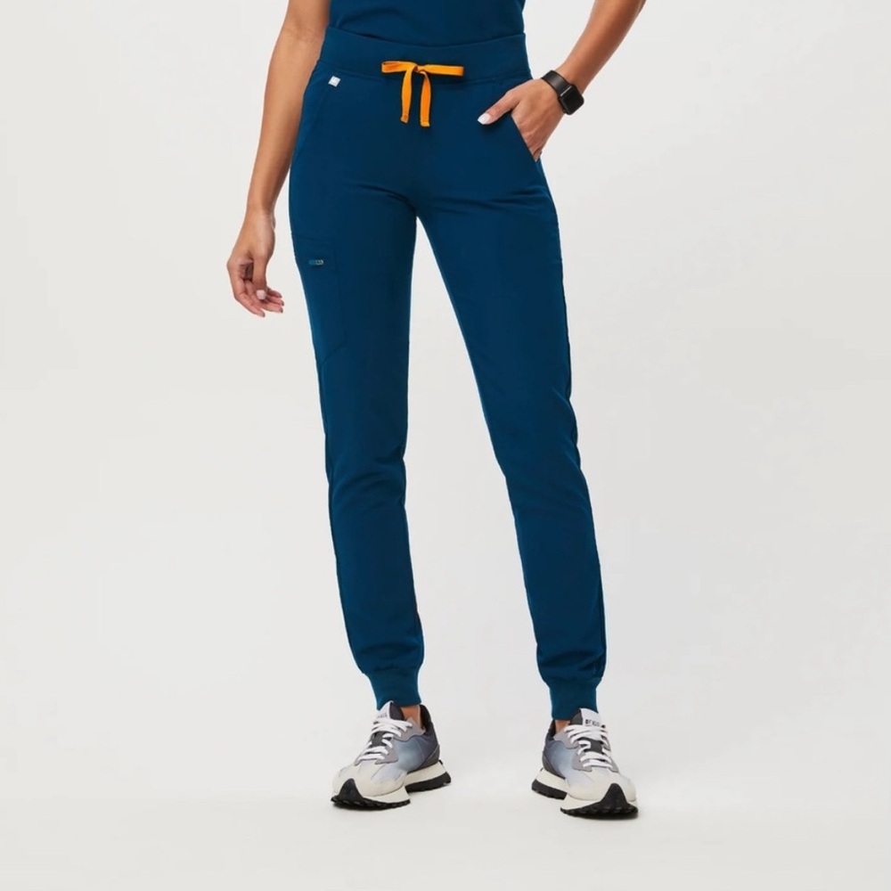 NWT Figs Zamora 2.0 Jogger Scrub Pants in‎ Deep Reef.